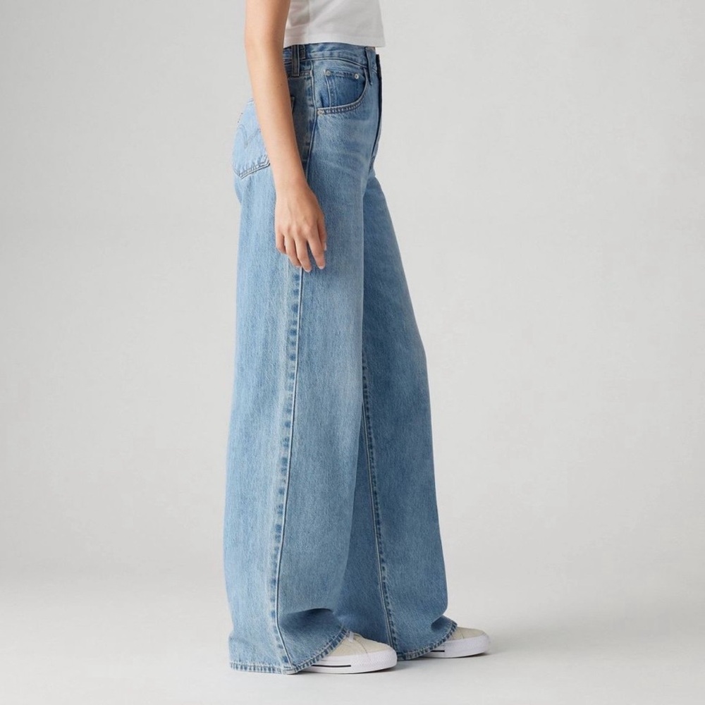 Women’s Levi’s Cinch Baggy Jeans,  High rise, Loose through the hips and thighs.